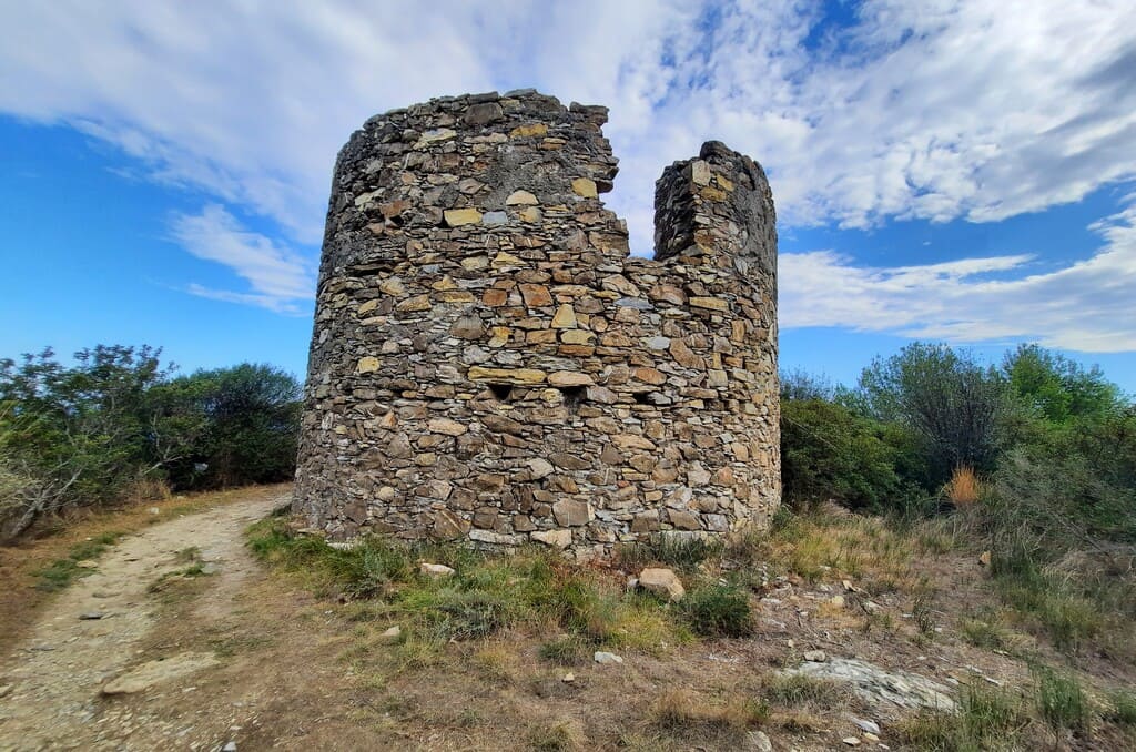 La Torre Saracena di Colla Micheri