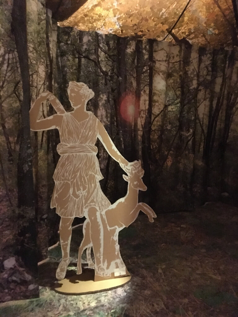 La sala in cui è riprodotto il bosco sacro