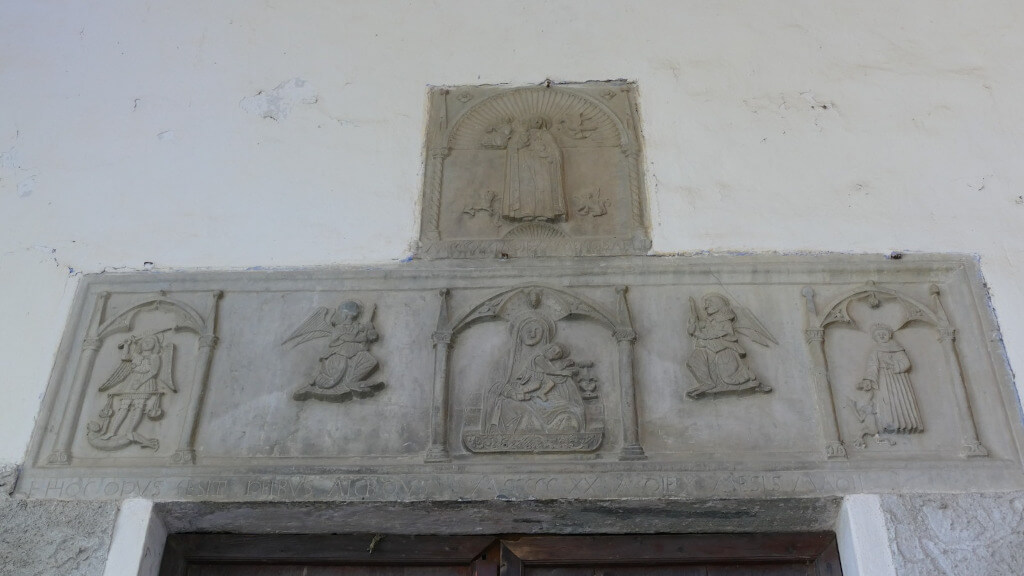 Dettaglio della cappella della Madonna della Neve a Villatalla