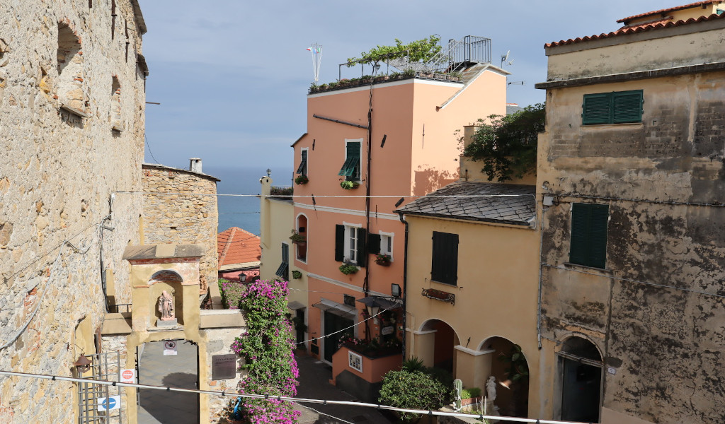 Vista di Cervo dalla terrazza del Museo Etnografico La vista dalla terrazza del Museo Etnografico