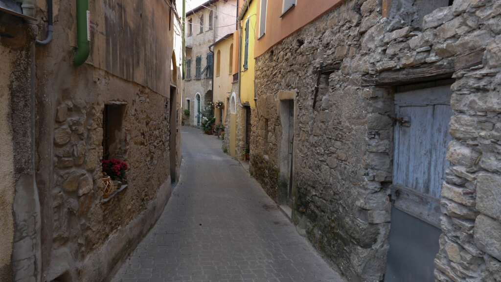 Un caruggio a Prelà