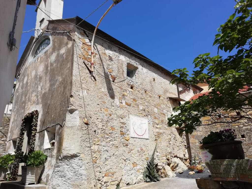 Immagine del portone bronzeo di Roed nella cappella di San Sebastiano