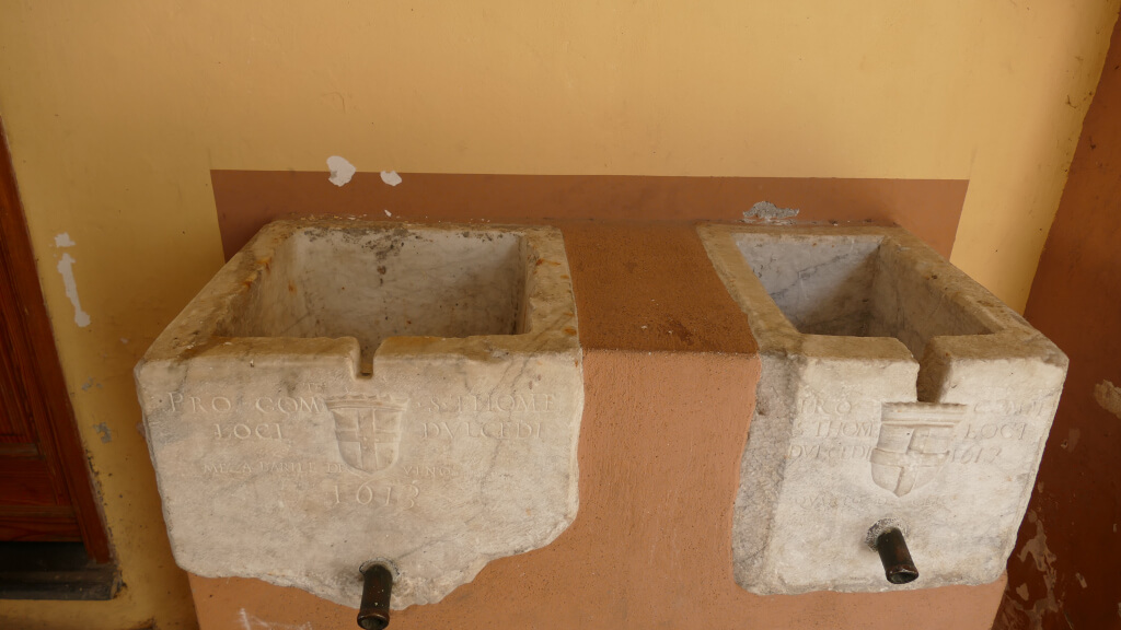 Le antiche misure per l’olio e il vino Le antiche vasche per misurare l’olio e il vino