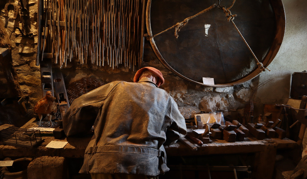 Rappresentazione di antichi mestieri Antichi mestieri al museo etnografico
