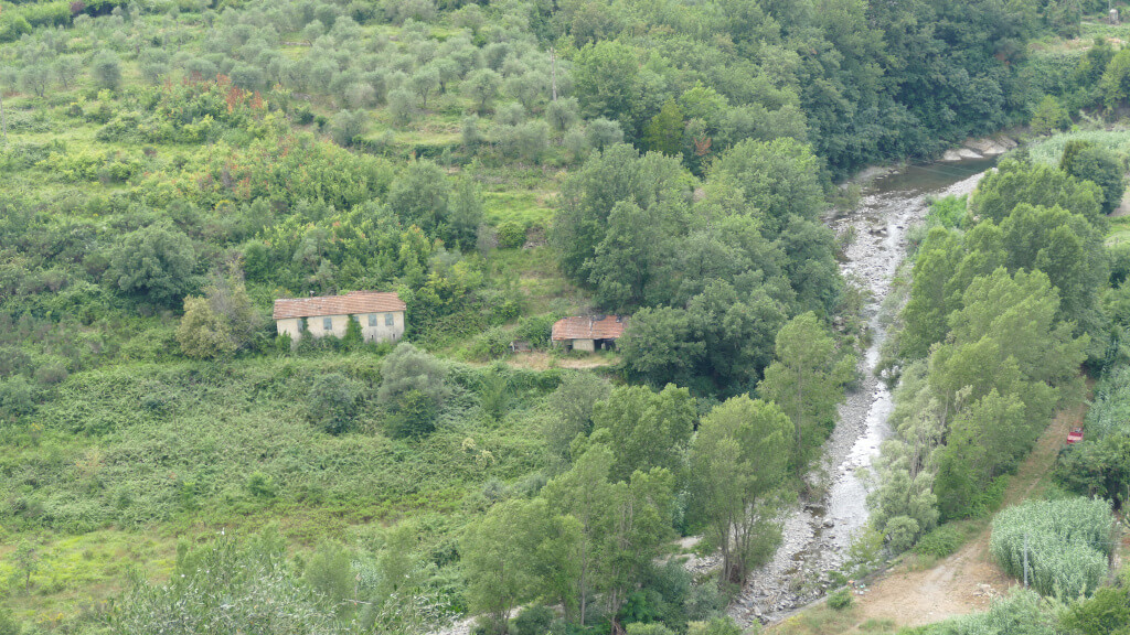 Vista del torrente Impero a Chiusavecchia