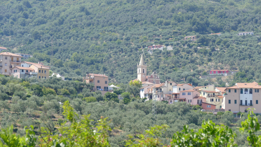 Vista del borgo di Oneglia