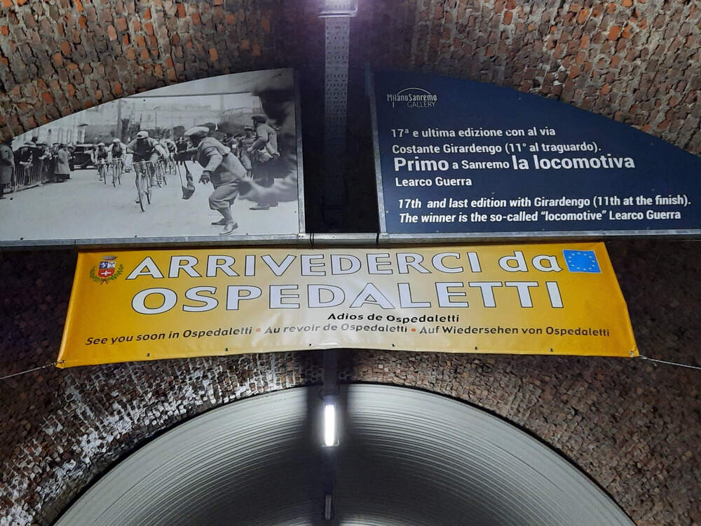 Esempio di cartellonistica all’interno della galleria di Ospedaletti