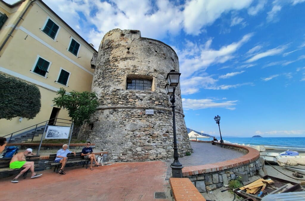 Il Bastione di Levante a Laigueglia